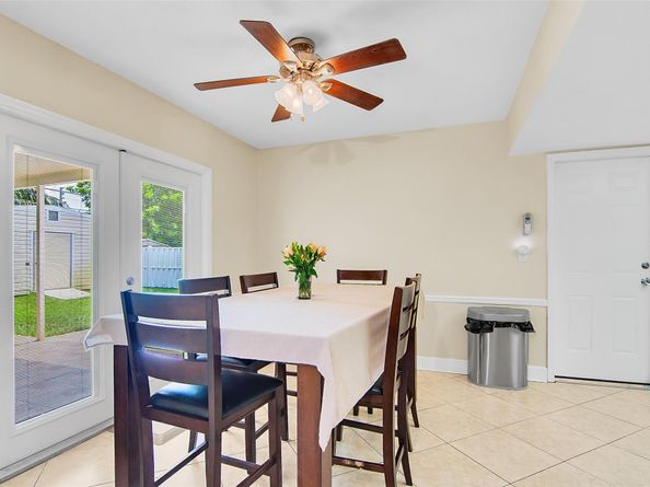 7830 NW 21st St, Sunrise FL 33322