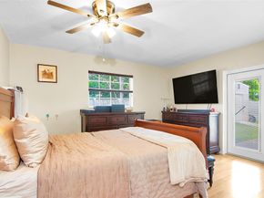 7830 NW 21st St, Sunrise FL 33322