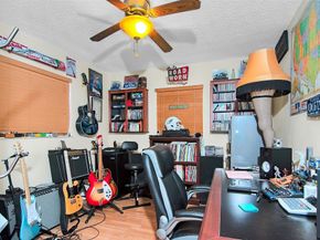 7830 NW 21st St, Sunrise FL 33322