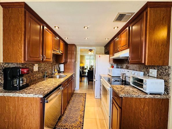 3099 NW 48th Ave 253, Lauderdale Lakes FL 33313