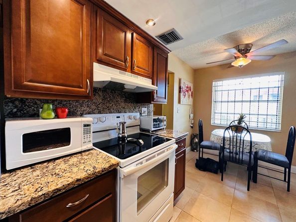3099 NW 48th Ave 253, Lauderdale Lakes FL 33313