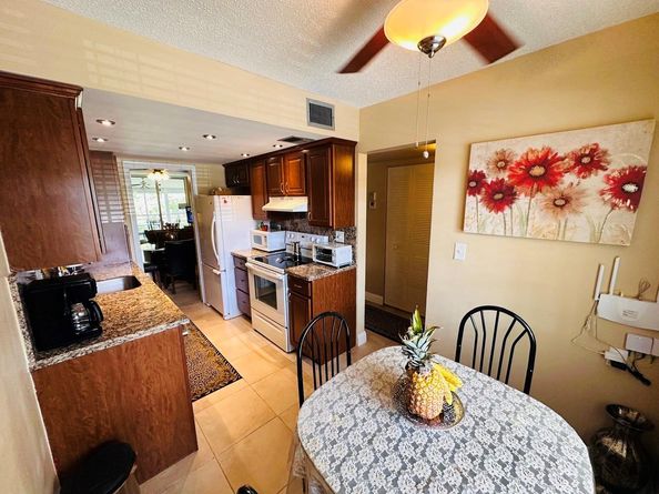 3099 NW 48th Ave 253, Lauderdale Lakes FL 33313
