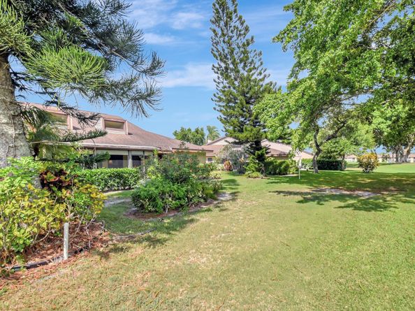 6749 Versailles Court, Lake Worth FL 33467