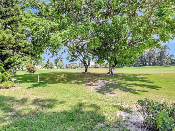 6749 Versailles Court, Lake Worth FL 33467