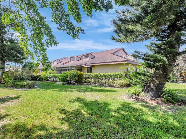 6749 Versailles Court, Lake Worth FL 33467