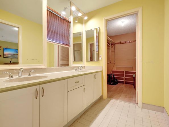 6749 Versailles Court, Lake Worth FL 33467