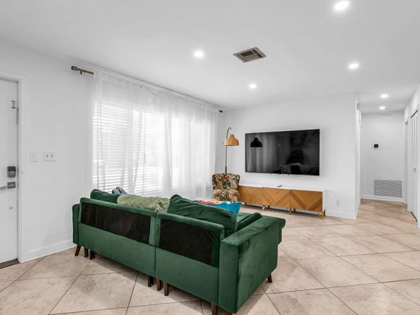 29 SE 8th Avenue, Deerfield Beach FL 33441