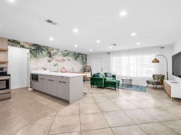 29 SE 8th Avenue, Deerfield Beach FL 33441