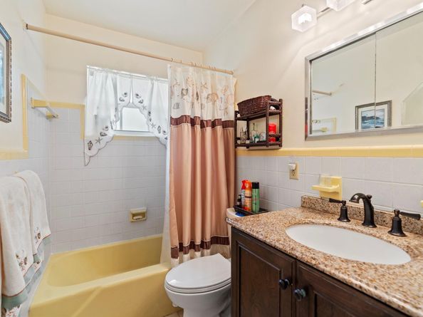 920 NW 42nd Ter, Coconut Creek FL 33066