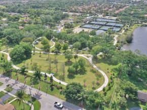 920 NW 42nd Ter, Coconut Creek FL 33066