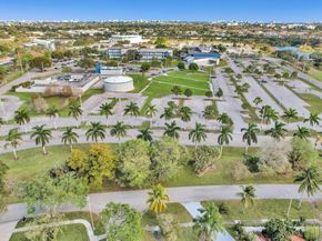 920 NW 42nd Ter, Coconut Creek FL 33066