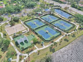 920 NW 42nd Ter, Coconut Creek FL 33066