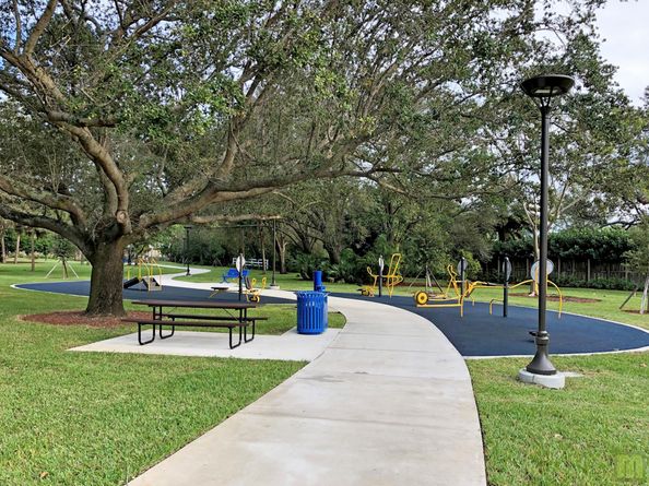 920 NW 42nd Ter, Coconut Creek FL 33066