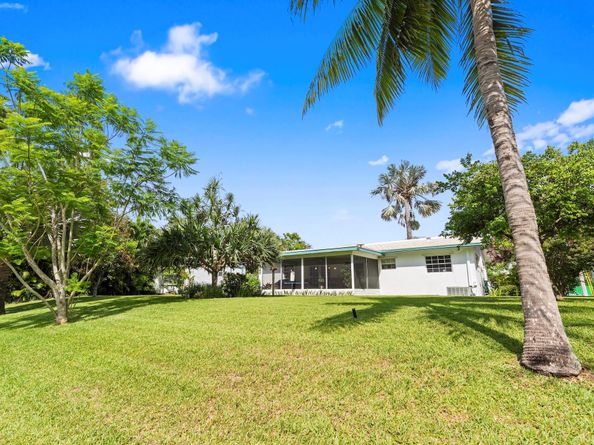 920 NW 42nd Ter, Coconut Creek FL 33066