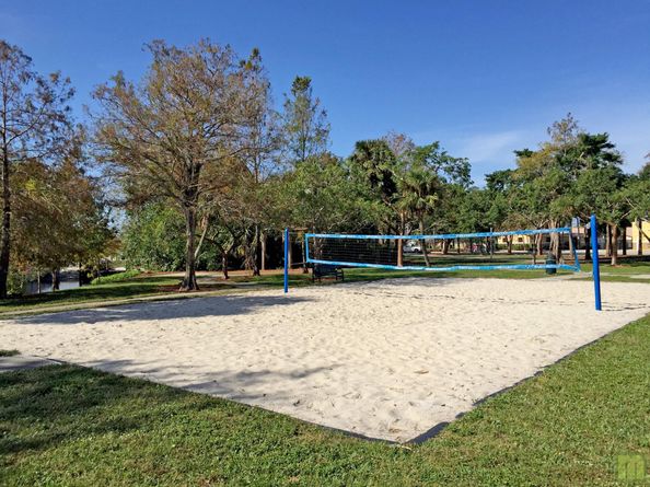 920 NW 42nd Ter, Coconut Creek FL 33066