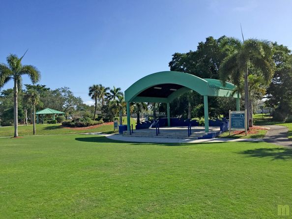 920 NW 42nd Ter, Coconut Creek FL 33066