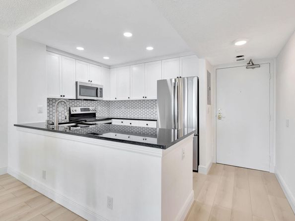 3540 S Ocean Boulevard Ph 911, South Palm Beach FL 33480