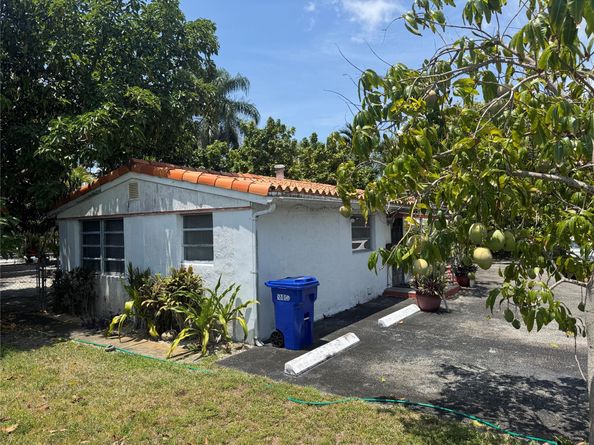 1100 NE 182nd St, North Miami Beach FL 33162