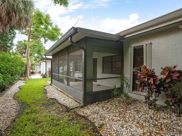 7836 Cloverfield Cir, Boca Raton FL 33433