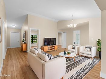7836 Cloverfield Cir