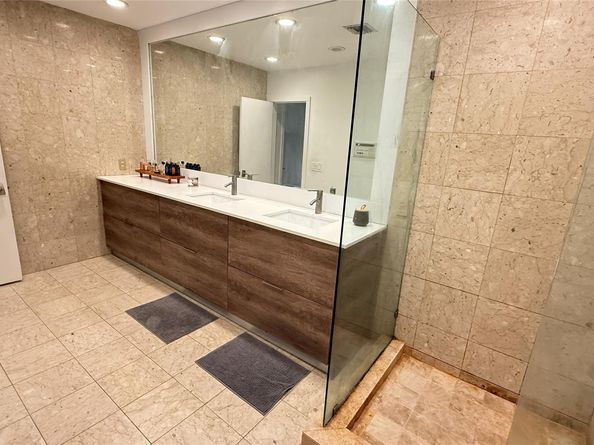 6820 SW 32nd St, Miami FL 33155