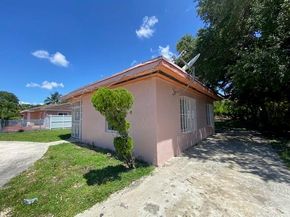 755 NE 140th St, North Miami FL 33161