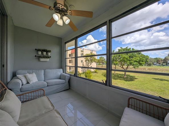 8021 N Sunrise Lakes Dr 203, Sunrise FL 33322