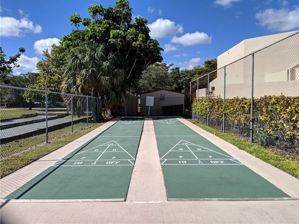 8021 N Sunrise Lakes Dr 203, Sunrise FL 33322