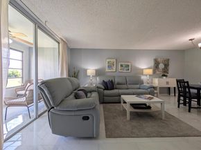 8021 N Sunrise Lakes Dr 203, Sunrise FL 33322