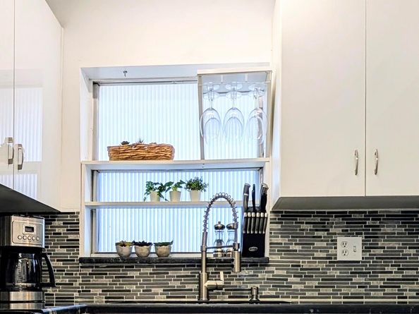 8021 N Sunrise Lakes Dr 203, Sunrise FL 33322