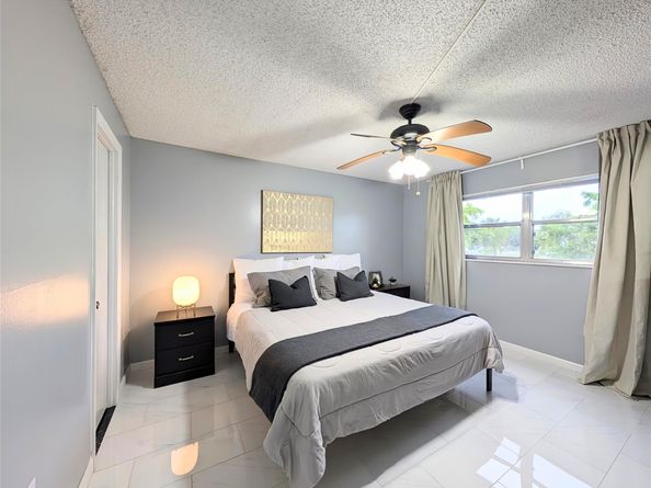 8021 N Sunrise Lakes Dr 203, Sunrise FL 33322
