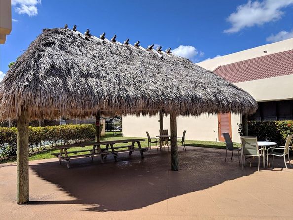 8021 N Sunrise Lakes Dr 203, Sunrise FL 33322