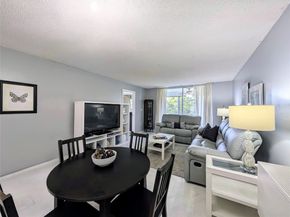 8021 N Sunrise Lakes Dr 203, Sunrise FL 33322