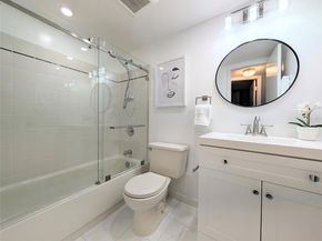 8021 N Sunrise Lakes Dr 203, Sunrise FL 33322