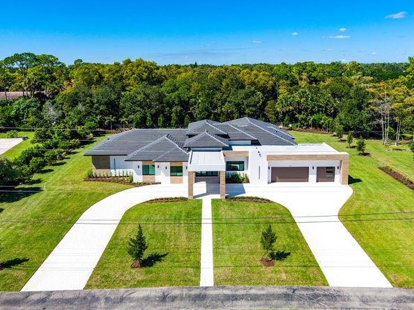 14817 Paddock Drive, Wellington FL 33414