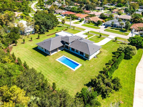 14817 Paddock Drive, Wellington FL 33414
