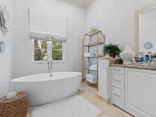 678 Hermitage Circle, Palm Beach Gardens FL 33410