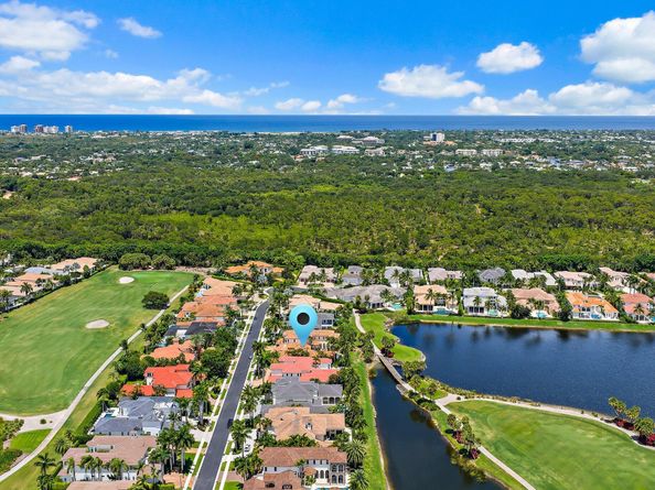 678 Hermitage Circle, Palm Beach Gardens FL 33410