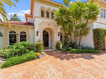 678 Hermitage Circle
