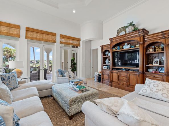 678 Hermitage Circle, Palm Beach Gardens FL 33410