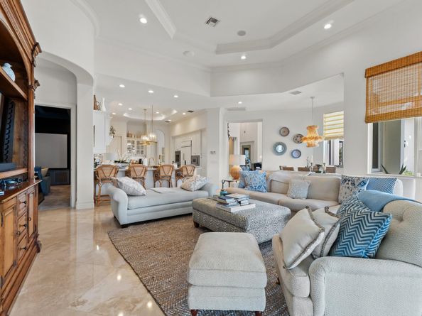 678 Hermitage Circle, Palm Beach Gardens FL 33410