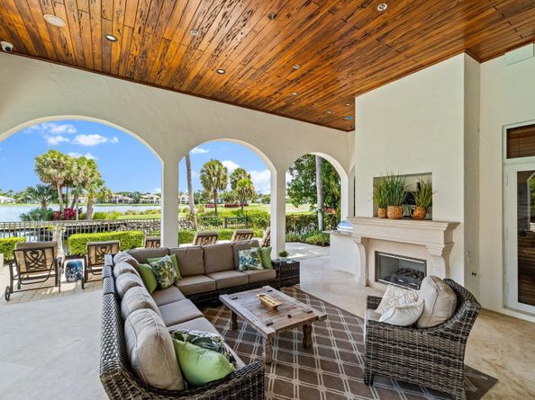 678 Hermitage Circle, Palm Beach Gardens FL 33410