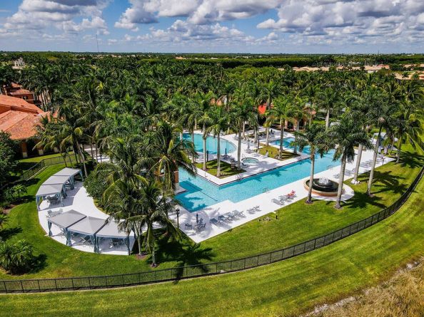 8873 Via Brilliante, Wellington FL 33411