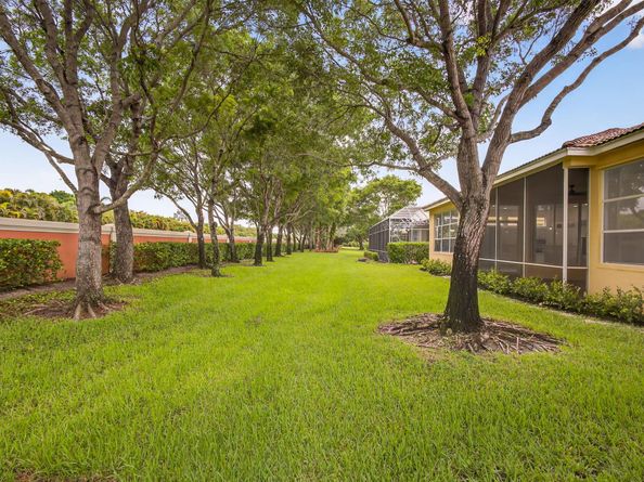 8873 Via Brilliante, Wellington FL 33411