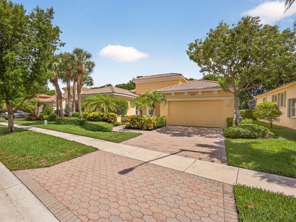 8873 Via Brilliante, Wellington FL 33411