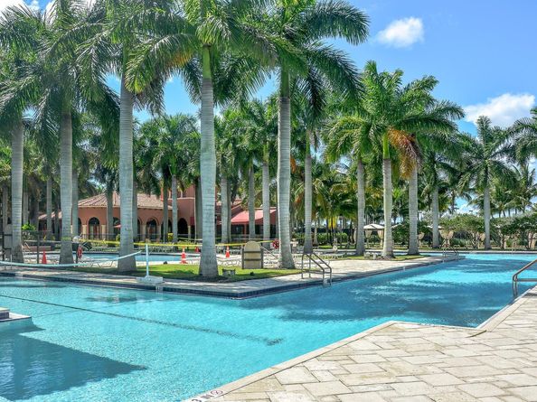 8873 Via Brilliante, Wellington FL 33411