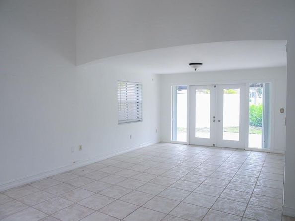7171 Miller Dr 1, Miami FL 33155