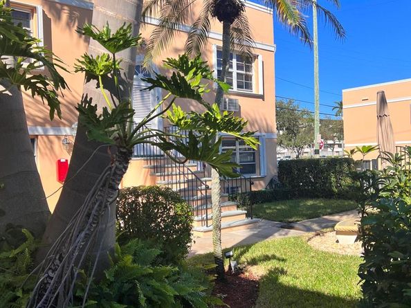 101 S Golfview Road 1, Lake Worth Beach FL 33460