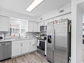 1672 Cypress Pointe Dr 1A, Coral Springs FL 33071