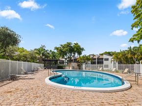 1672 Cypress Pointe Dr 1A, Coral Springs FL 33071